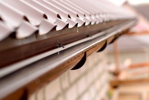 Seamless gutter and downspout